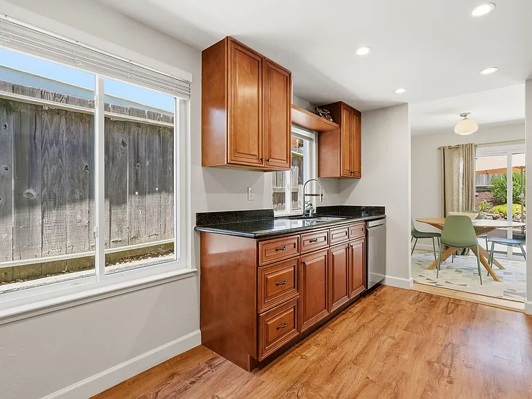 1256 Rainier Ave — Photo 14