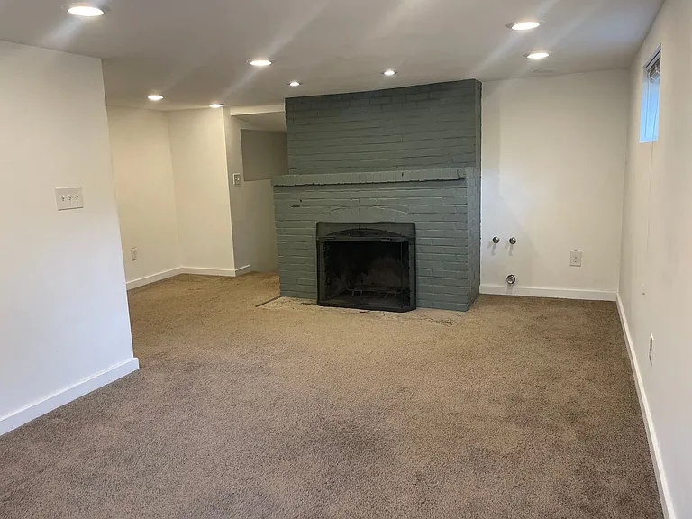 8826 5th Ave NE — Photo 14