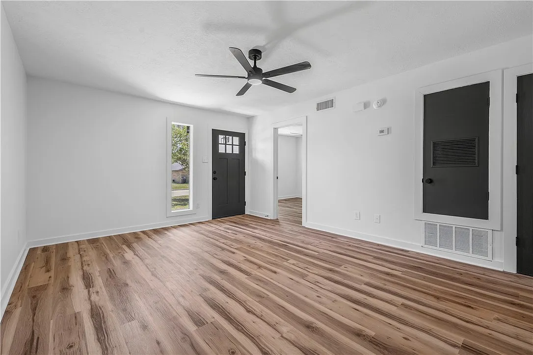 2 bed, 950 sqft, $1,500 — Photo 1
