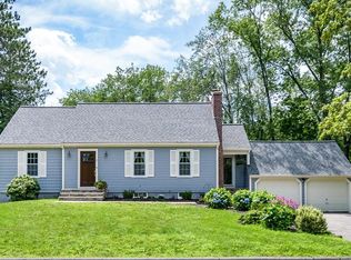1 Meadow Ln, Lynnfield, MA 01940