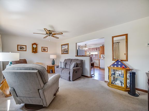 3rd image of 8724 Cranbrook Ln