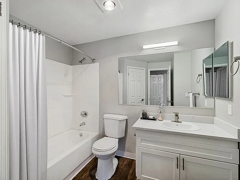 Central Flats — Photo 7