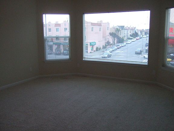 3rd image of 600 Portola Dr APT 15