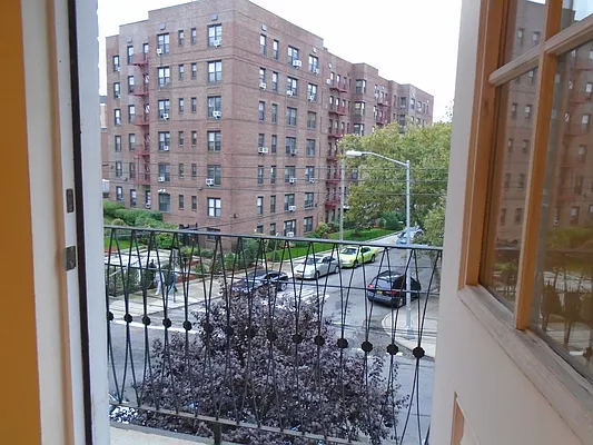 Rented by 18 REALTY | media 5