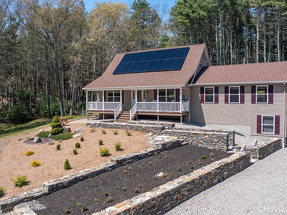 4th image of 210 Hill Road