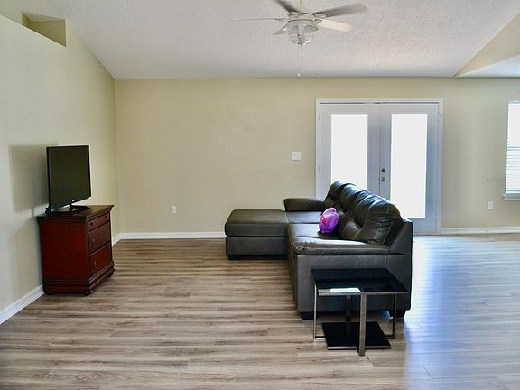4th image of 8263 Cosica Blvd