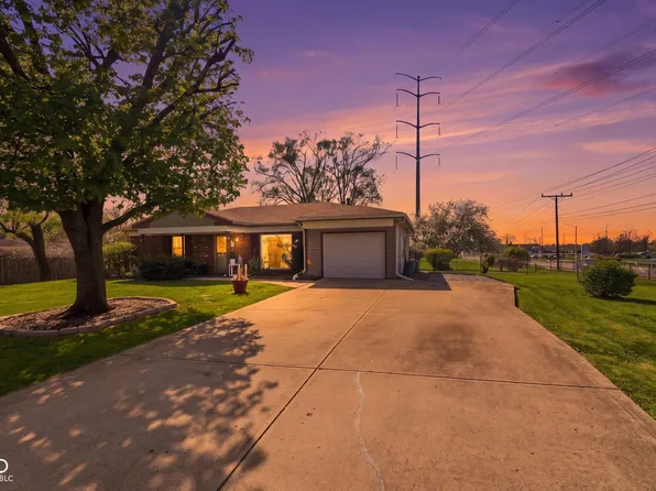 1290 Tree Top Ln, Greenwood, IN 46142