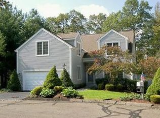 16 Westview Ln, Brookfield, CT 06804