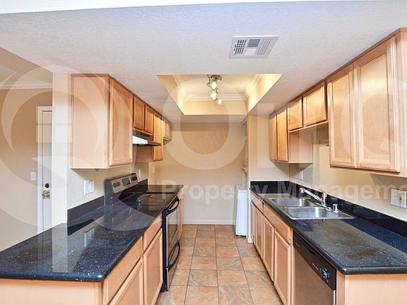 4th image of 740 W Elm St Unit 142