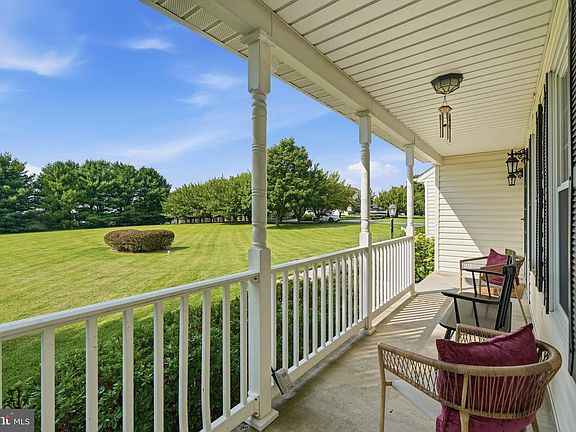 4th image of 4007 Windward Dr