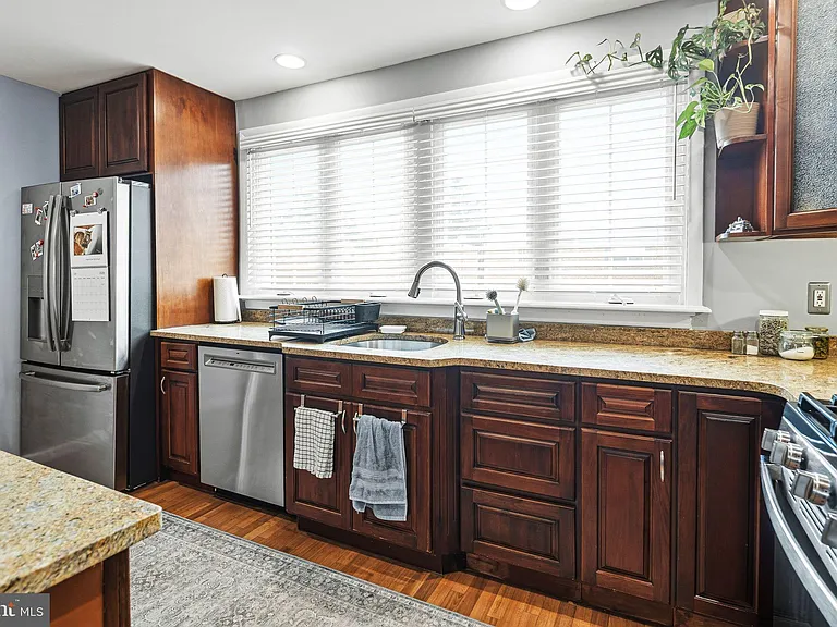 7200 Shalkop St — Photo 5