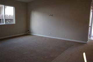 4th image of 636 S Sierra Ave