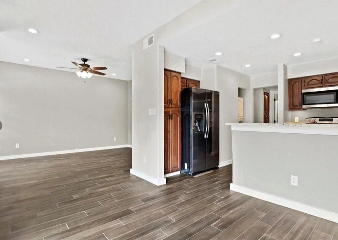 1 bed, 985 sqft, $1,700 — Photo 3