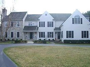 22 Fox Ridge Dr, Malvern, PA 19355