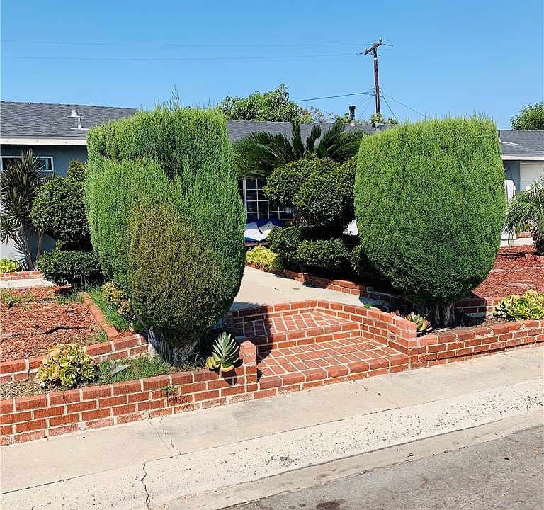 1st image of 12151 Park Ln