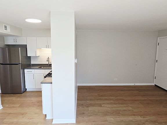 5th image of 16601 Jean Ln APT 2C