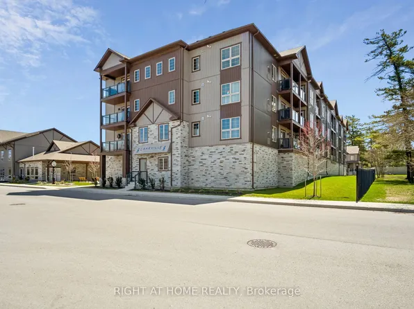 110 Grew Blvd #406, Georgina, ON L0E 1L0