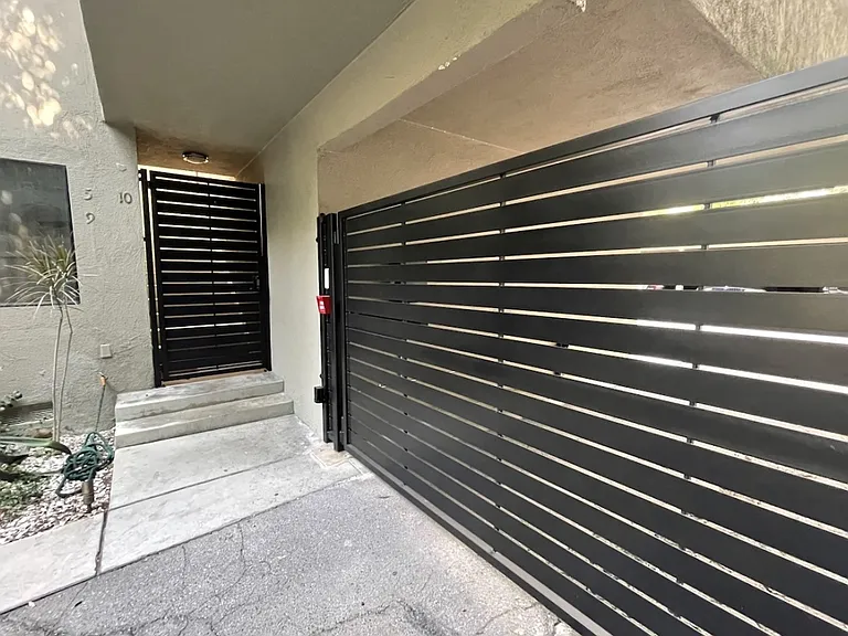 Primrose Ave — Photo 17