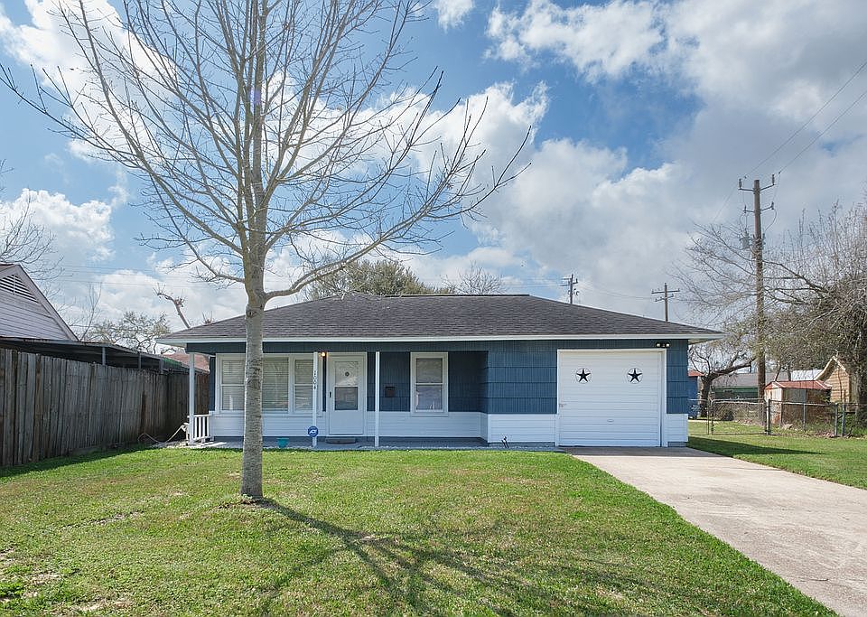 1st image of 1004 S Circle Dr