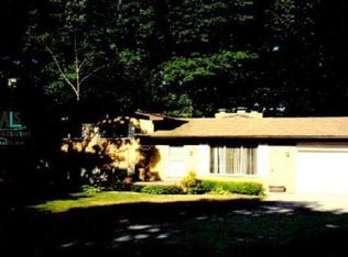 2195 Fortress Dr, Waterford, MI 48329