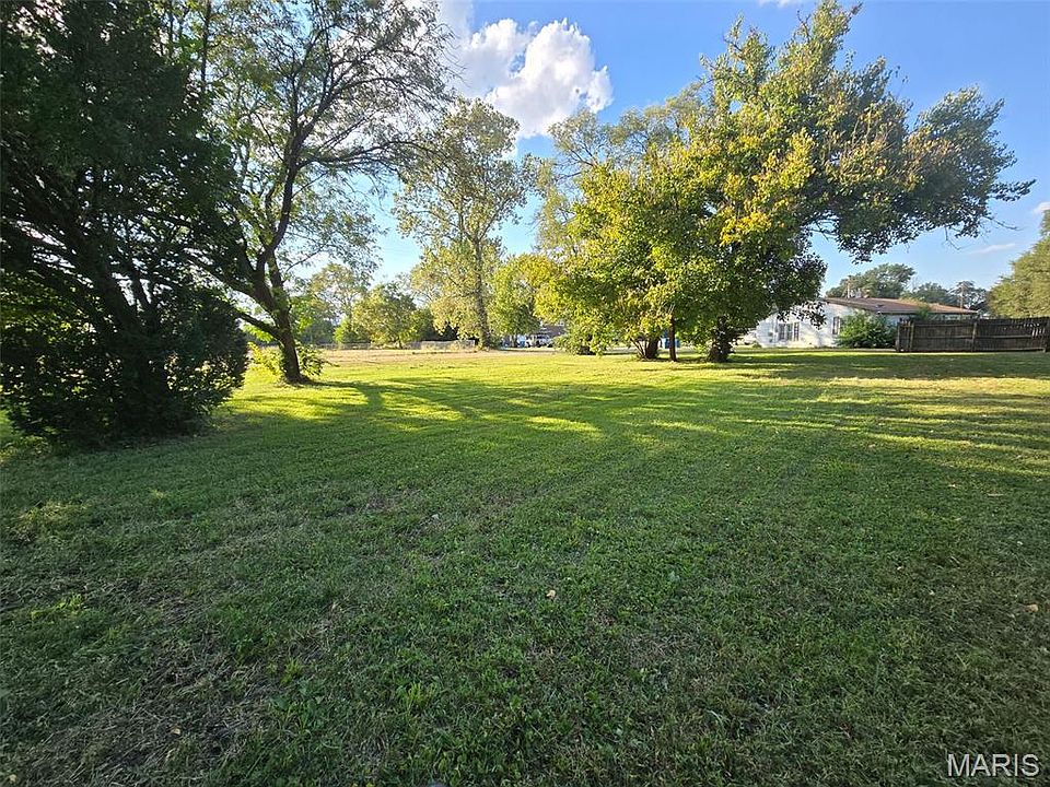1st image of 705 28th Pl