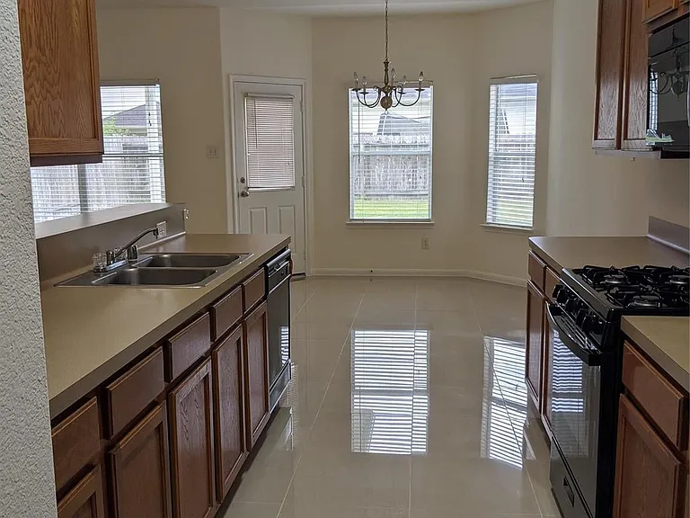25211 Sierra Woods Ln — Photo 5