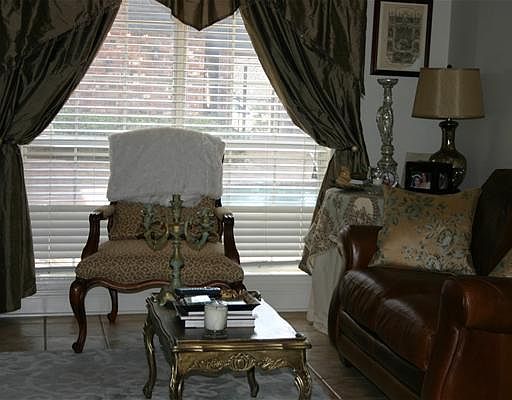 2nd image of 2601 Metairie Lawn Dr #112