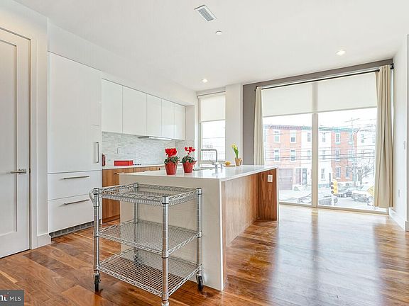3rd image of 621 S 24th St #206