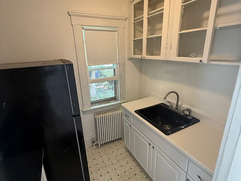 86 Hinman St #1A — Photo 5