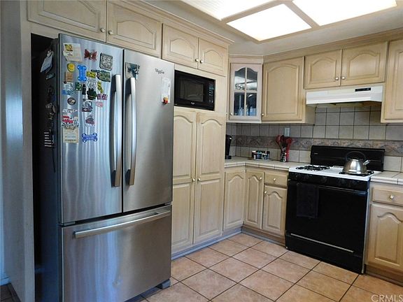 3rd image of 3630 Barnes Ave