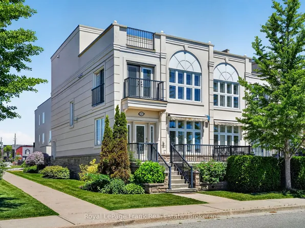 165 Division St #107, Cobourg, ON K9A 0B3