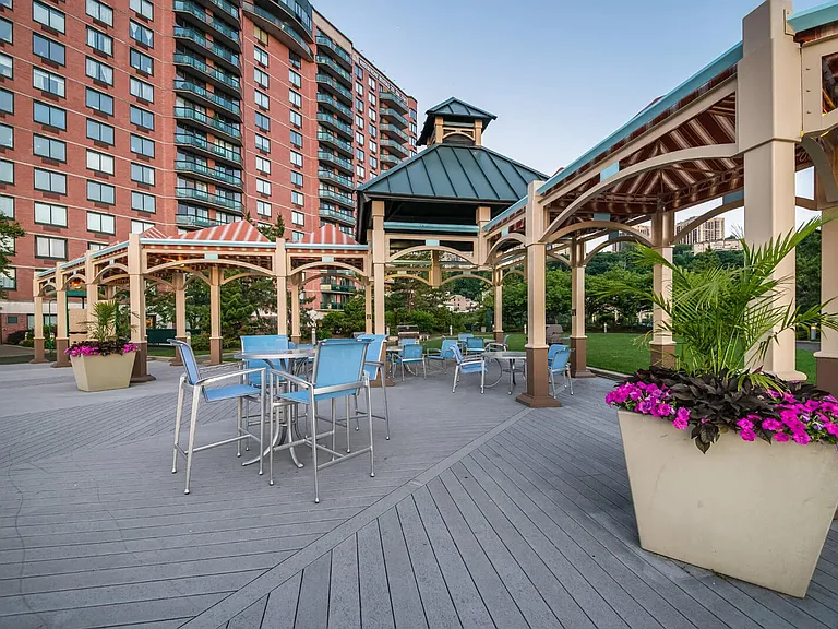 Enjoy the outdoor lifestyle at Windsor at Mariners