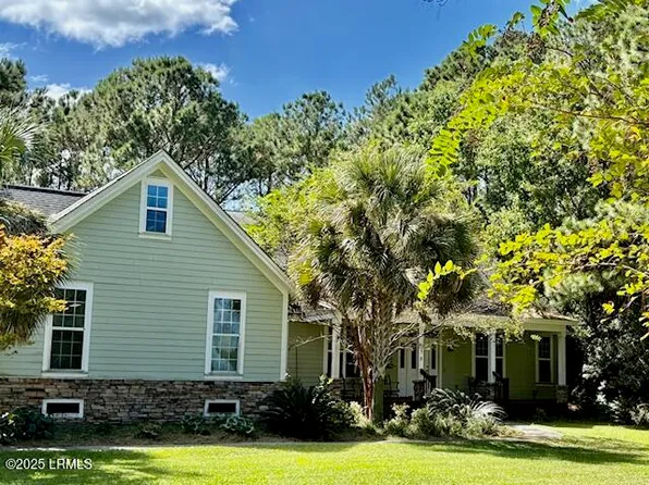 10 Grande Oaks Way, Beaufort, SC 29907
