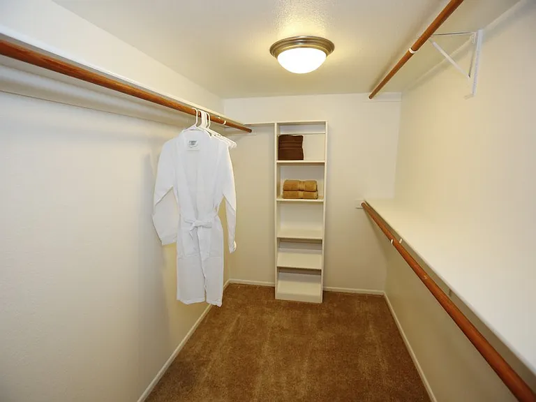 10134 W Mohawk Ln — Photo 21