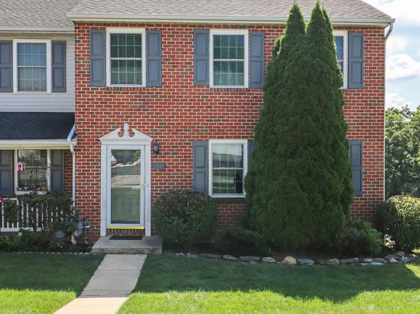 131 Country Ridge Dr, Red Lion, PA 17356