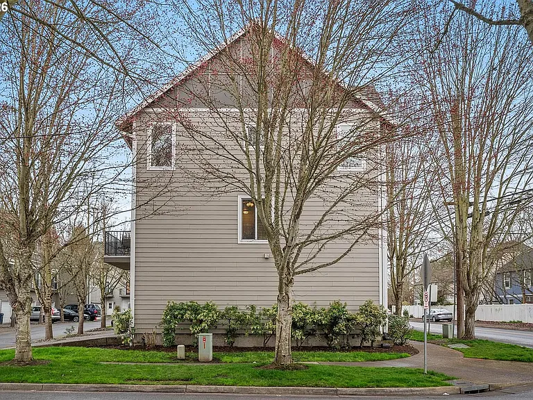 900 SW 173rd Ave — Photo 29