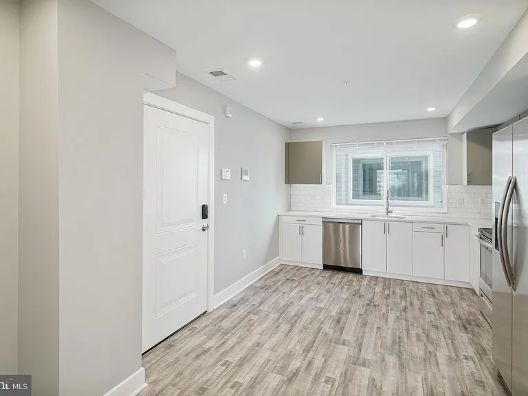1443 N 8th St #5 — Photo 4