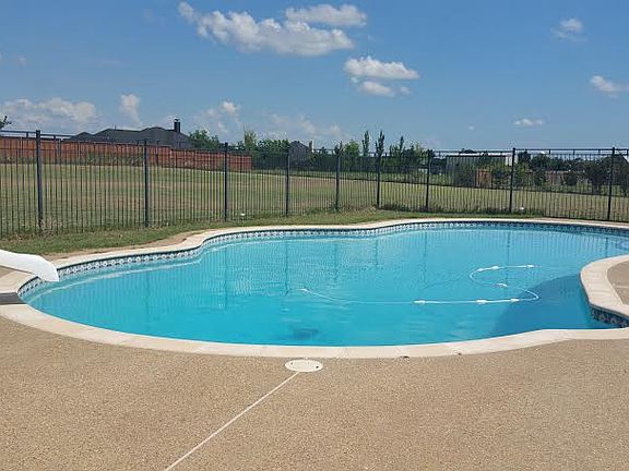 4th image of 745 Lake Vista Ln