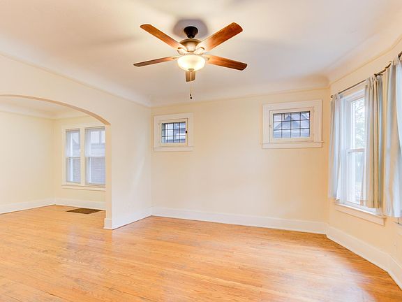 5th image of 492 Withington Ave #3