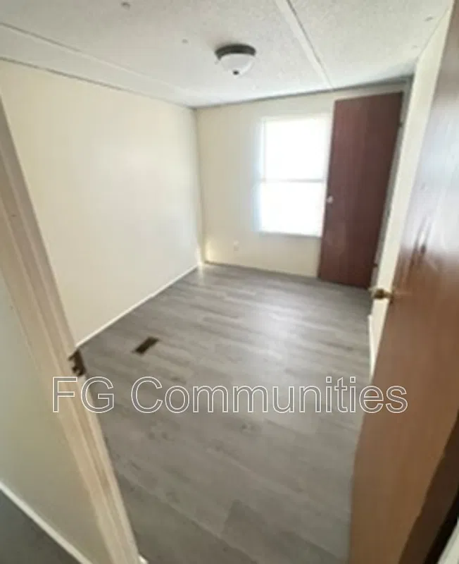 3 bed, 2.0 bath, $975 — Photo 4
