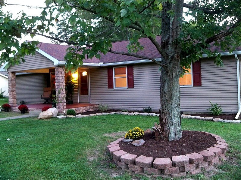 1st image of 837 Fern Dr