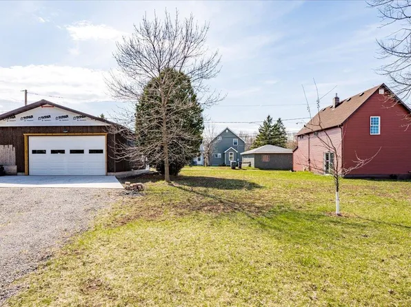 226 Crestline Ct, Duluth, MN 55808