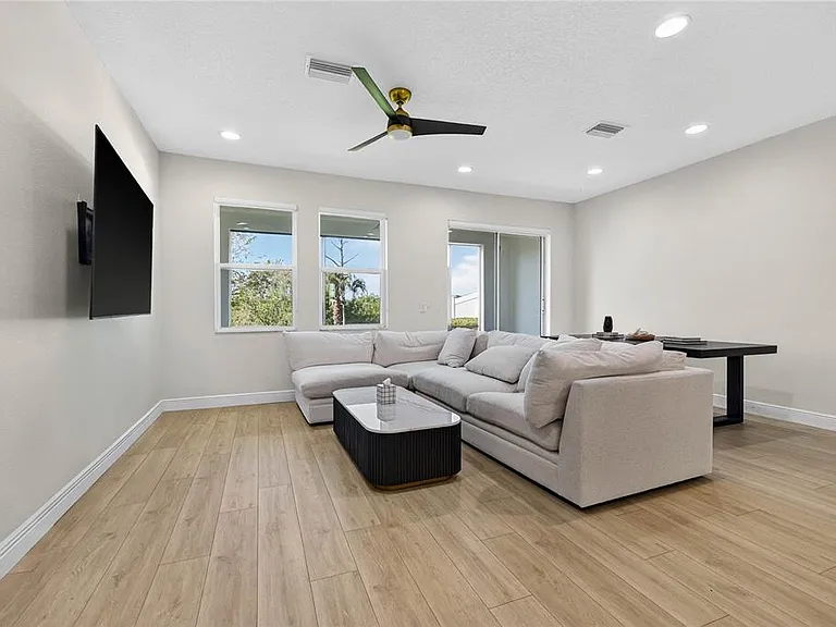 8128 Muddy Pines Pl — Photo 8