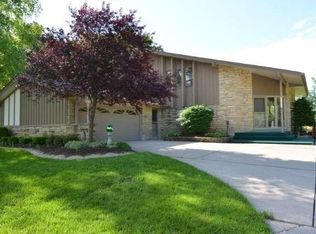 18535 W Lynette Ln, New Berlin, WI 53146