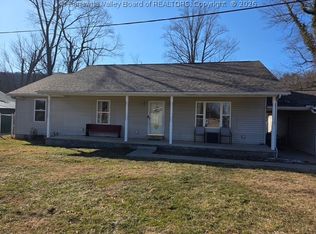 61 Seagull Dr, Saint Albans, WV 25177