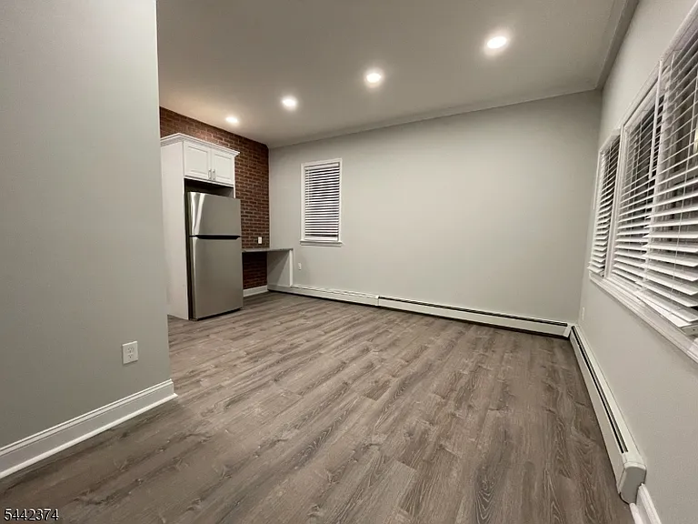 407 Brooks Blvd #A — Photo 1