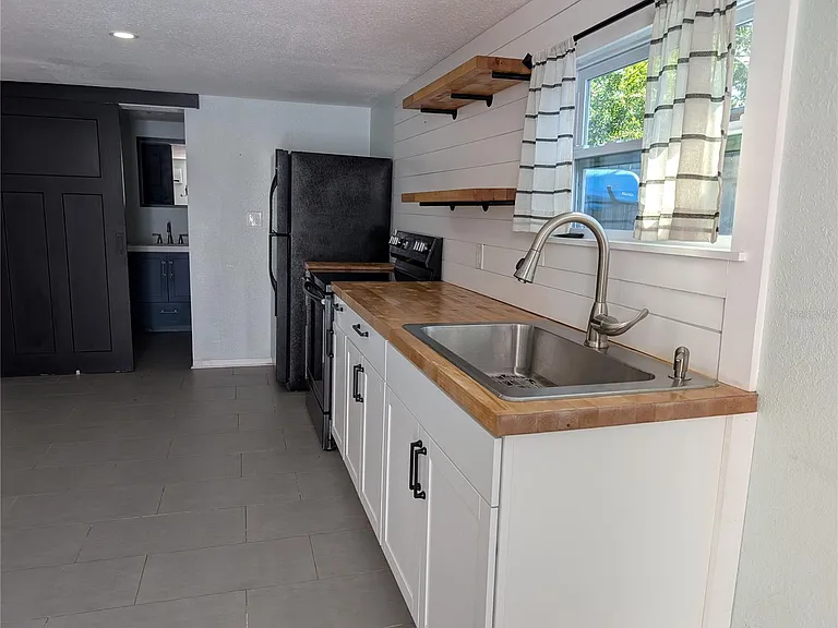 5005 Newton Ave S — Photo 37