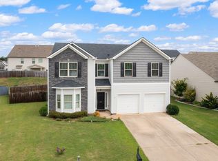 458 Wolfbend Rd, Woodruff, SC 29388