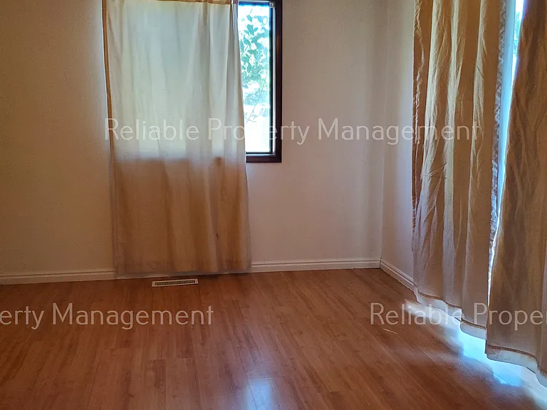 2169 Brentwood Dr — Photo 4