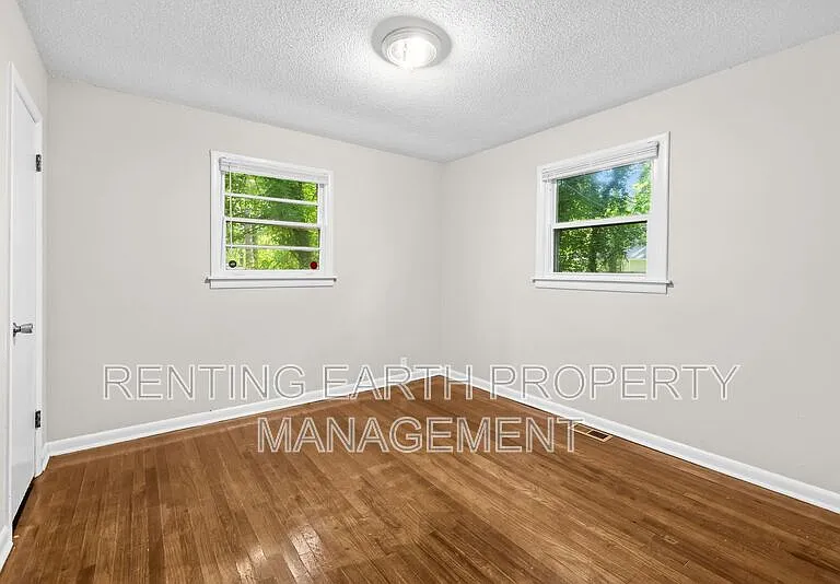 1128 Cardwell Ln — Photo 8